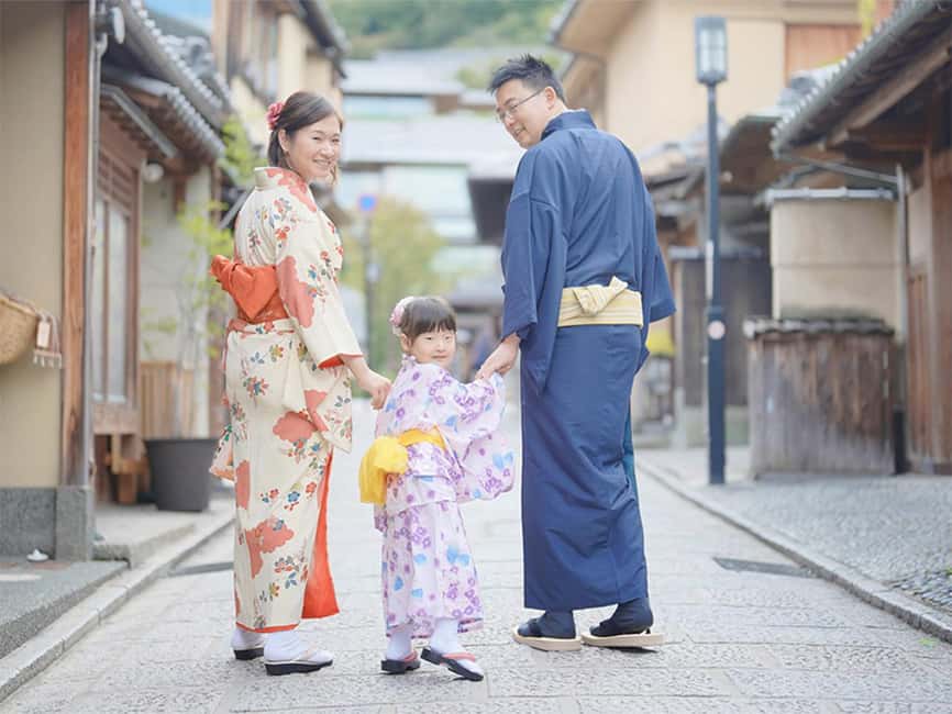Kyoto Kimono Rental CHAMATSU|Kimono/Yukata Rental FamilyPlan - Choosing outfits for adults and children