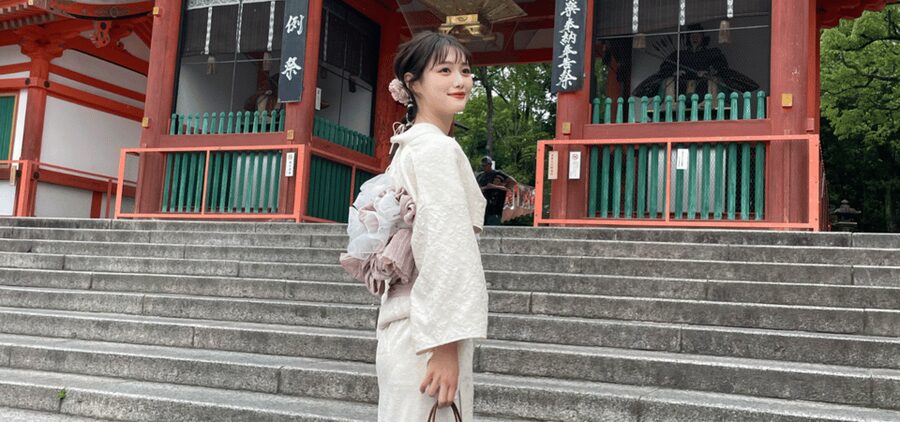 Kyoto: Kimono Rental in Gion Provided by RikaWafuku - Hair styling is included for women
