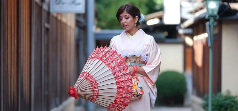 Kyoto Kimono Rental mimosa|Kimono/Yukata Rental Ladies Plan - Choosing a kimono near Kyoto’s most useful sightseeing base