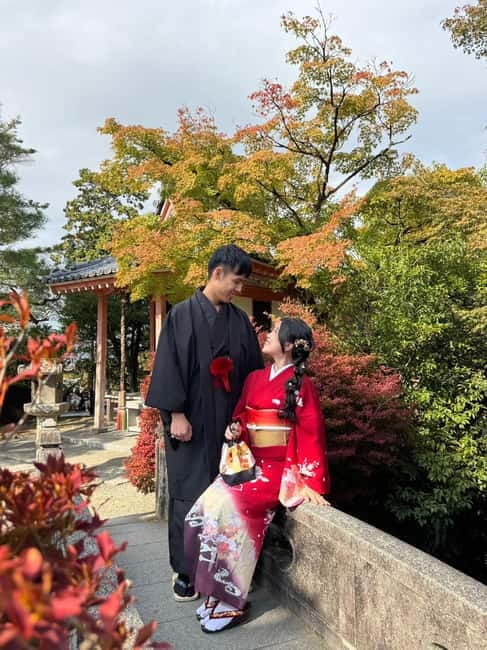 Kyoto: Kimono Rental with Hairstyling and Accessories - Choosing your kimono near Kiyomizu-dera