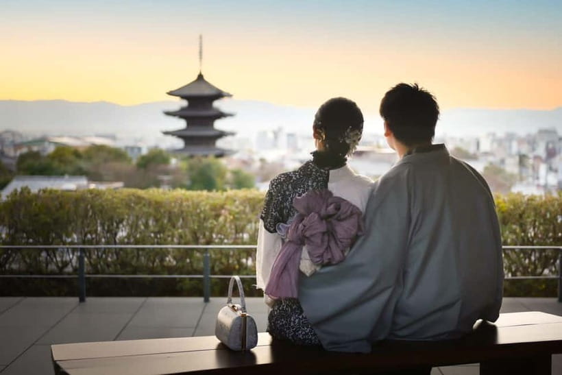 Kyoto: Kimono/Yukata Rental 5 Minute from Kiyomizu-dera - Choosing between a kimono and yukata