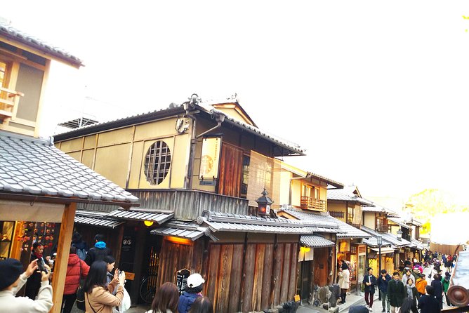 Kyoto Late Bird Walking Tour - Guides who make the difference