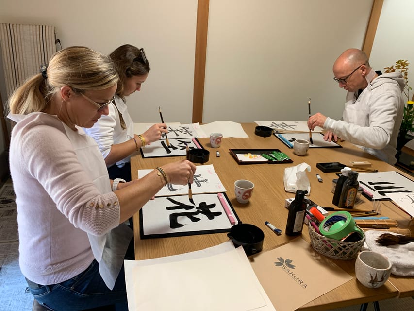 Kyoto: Local Home Visit and Japanese Calligraphy Class - Ink, washi, and a souvenir you made yourself