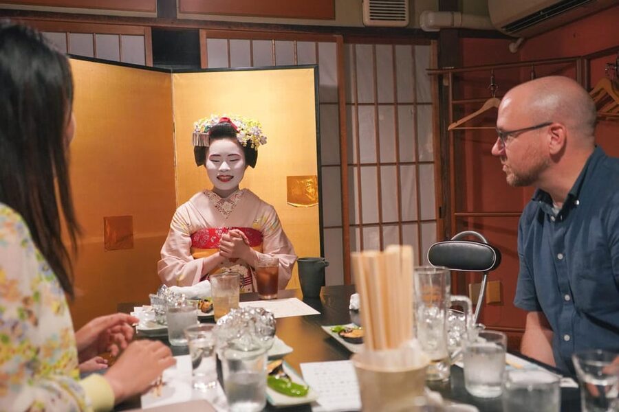 Kyoto: Maiko Dinner in Traditional Restaurant and Tour - Dinner in a century-old Kyoto machiya