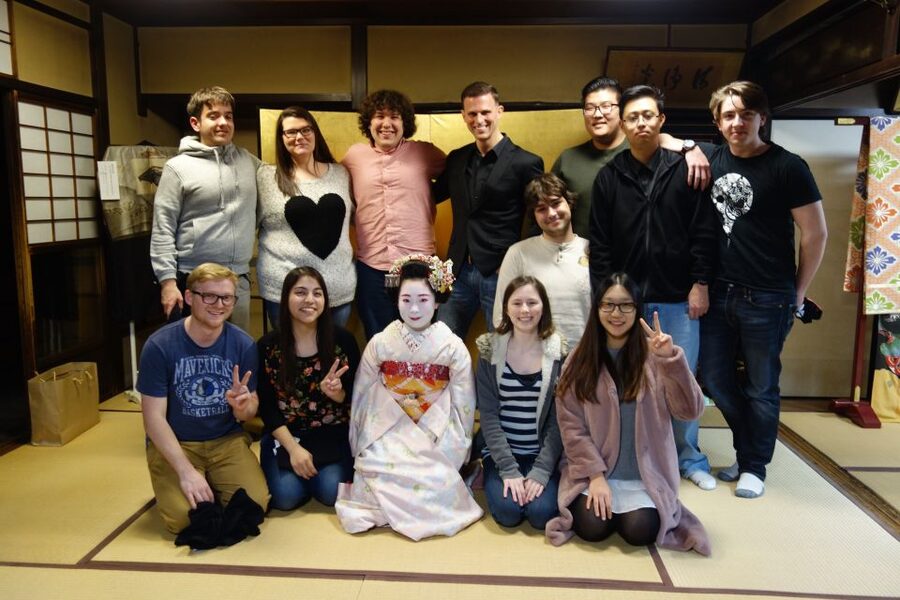 Kyoto: Maiko Happy Hour at a Historic Machiya - Tea, matcha, and the first meeting with the maiko