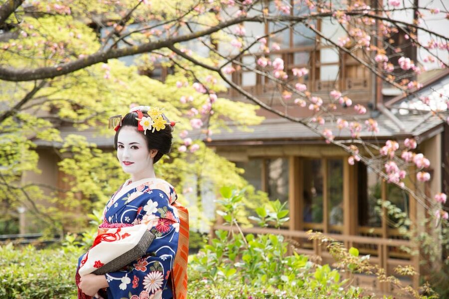 Kyoto: Maiko Makeover and Photoshoot Experience - Who will enjoy this experience most?