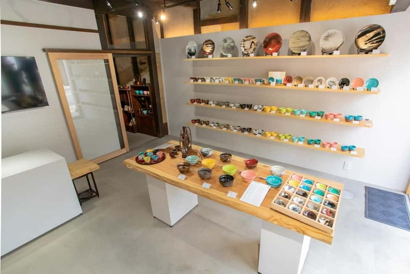 Kyoto: Make Zen Garden and Taste Matcha in Pottery Shop - Matcha and wagashi beside your own creation