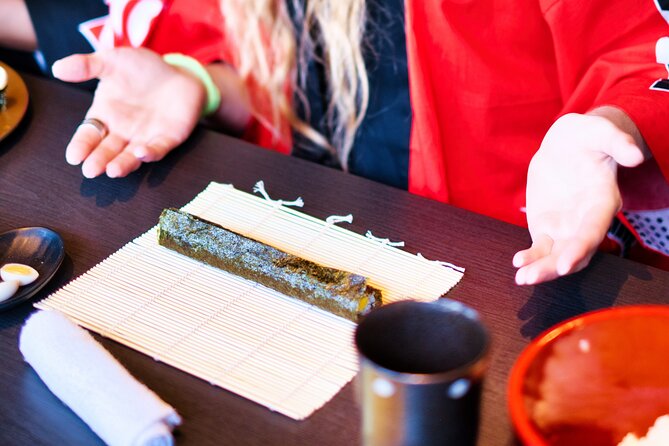Kyoto Making Wagyu Sushi experience - Rolling maki and shaping gunkan sushi