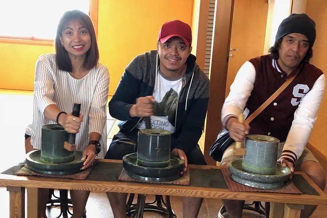 Kyoto Matcha Green Tea Tour - Tea tastings and the art of making matcha