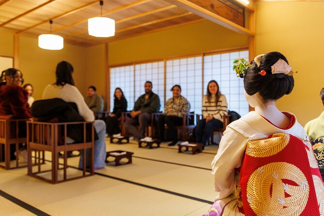Kyoto: Meet the Geisha Maiko with Gion Walking Tour - Practical details that can make the evening smoother