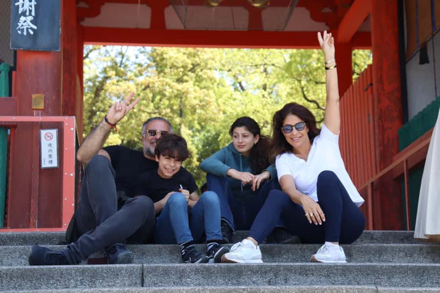Kyoto Morning Highlights Tour: Fushimi, Kiyomizu-dera & Gion - A final walk through historic Gion