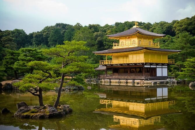 Kyoto & Nara Day Tour: Golden Pavilion, Fushimi Inari & Deer Park - What this Kyoto and Nara day actually tries to do