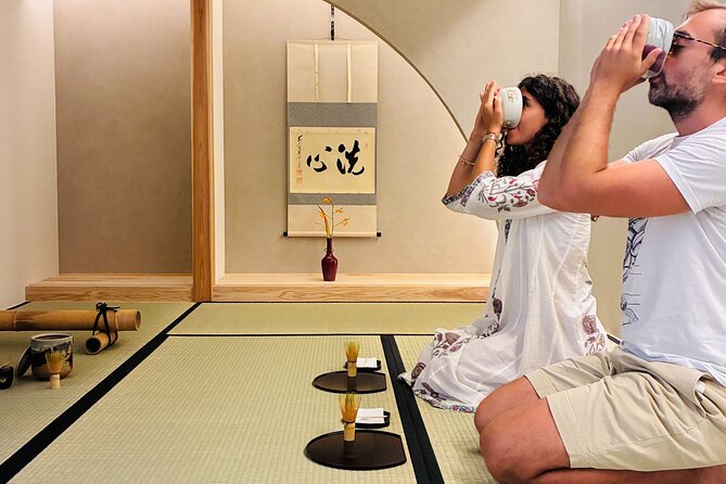 Kyoto Newly Opened Tea Ceremony - Sanjo Chasuian - Making your own matcha