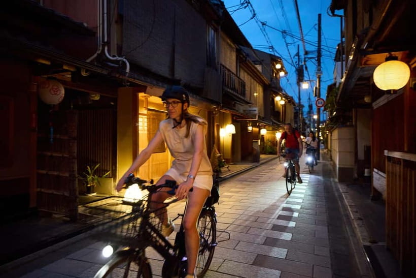 Kyoto: Night E-Bike Tour Hidden Gems & Backstreets - Miyagawacho and the quieter side of Gion