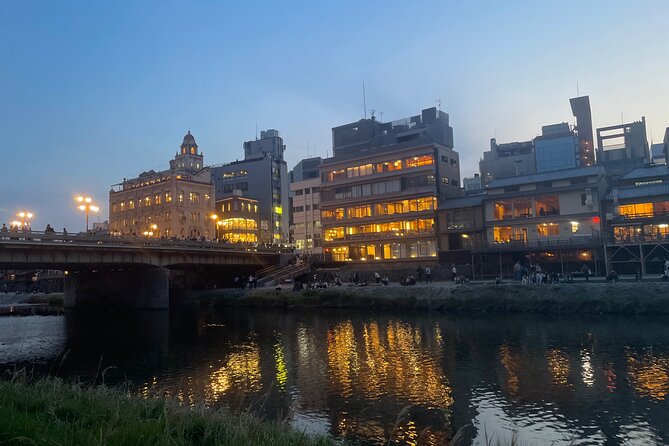 Kyoto Night Food & Izakaya Hopping Tour in Pontocho - Starting beside the Kamo River at 6 p.m.
