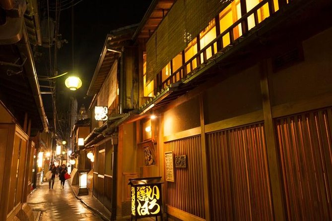 Kyoto Night Foodie Tour in Gion (9+ dishes + 6 Sake tastings) - Kawaramachidori and the Sake Tasting