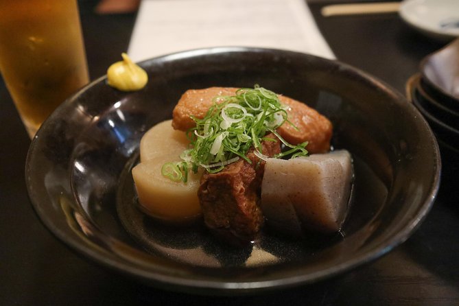 Kyoto Night Foodie Tour in Gion (9+ dishes + 6 Sake tastings) - What the Guides Add to the Evening