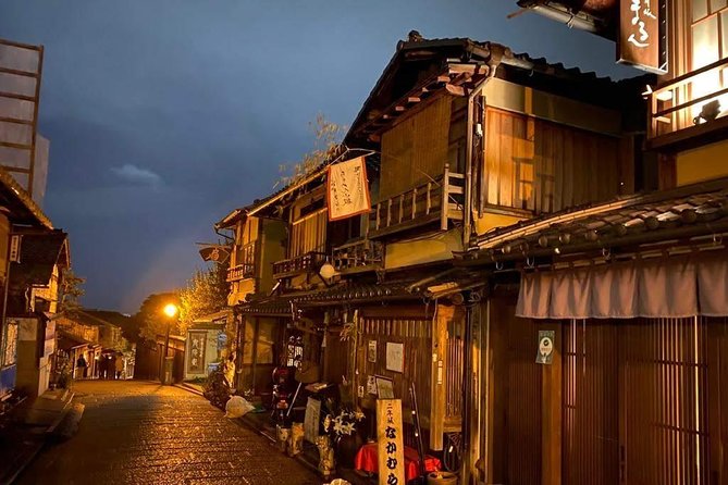 Kyoto night walk tour (Gion district) - Kiyomizu-dera and seasonal illumination