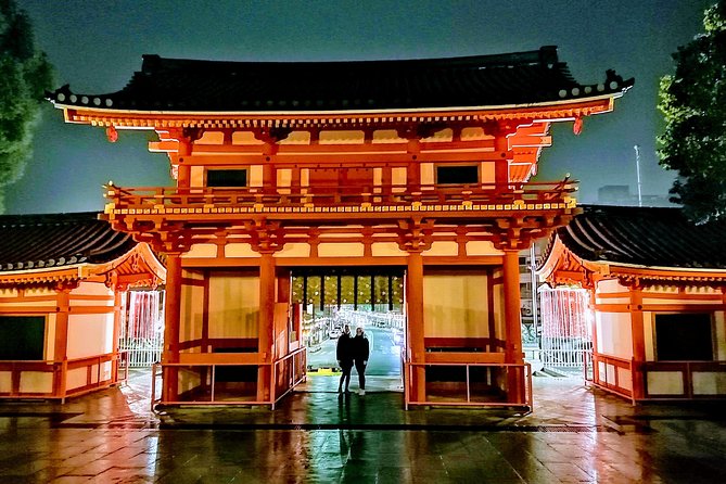 Kyoto night walk tour (Gion district) - Quiet lanes and the stone-wall district