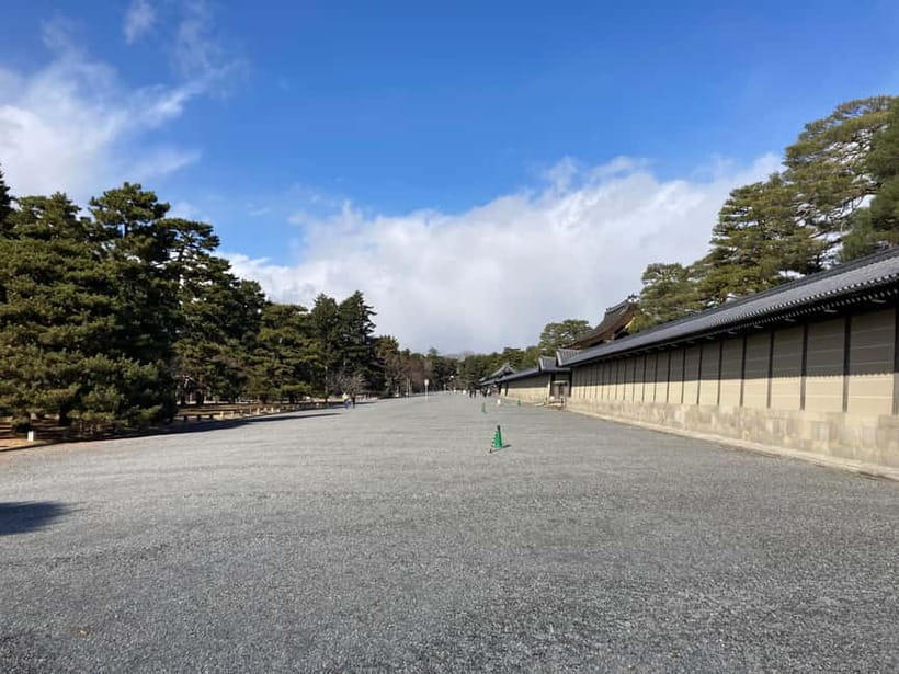 Kyoto: Nijo Castle and Kyoto Imperial Palace Guided Tour - Kyoto’s old power centers in one morning