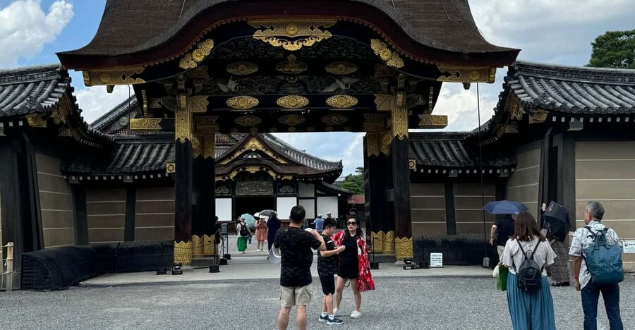 Kyoto: Nijo Castle & Gardens 2-Hour Guided Tour - Key points to know before you book