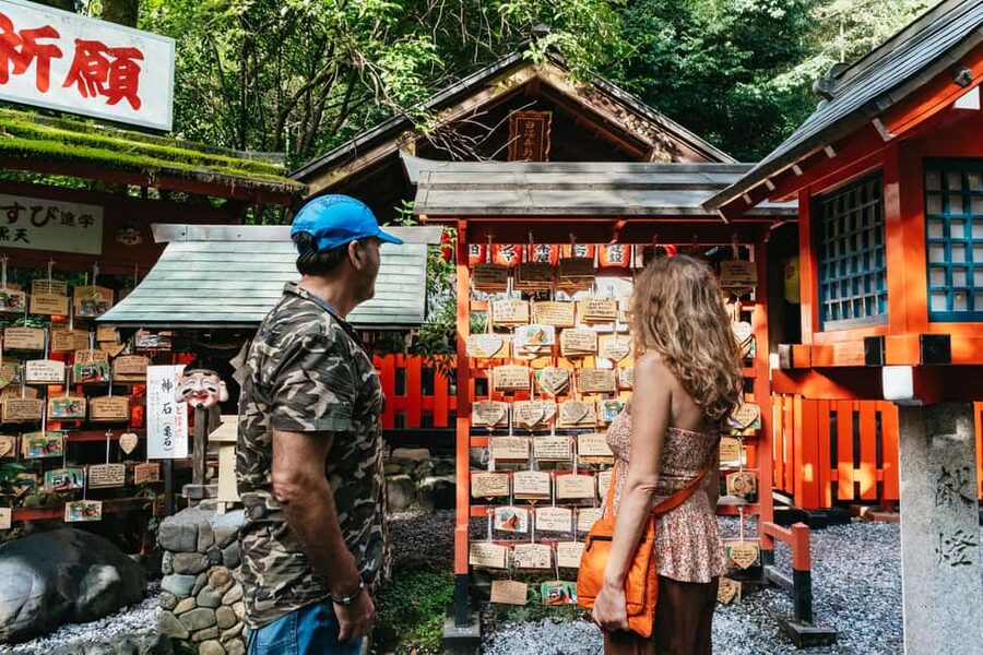 Kyoto: Nijo Castle, Kiyomizu & Fushimi Inari Guided Tour - Key points to know before booking