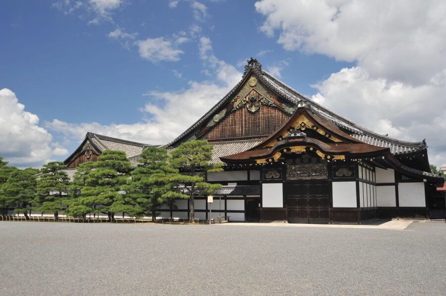 Kyoto: Nijo-jo Castle and Ninomaru Palace Guided Tour - The extra rooms most visitors miss