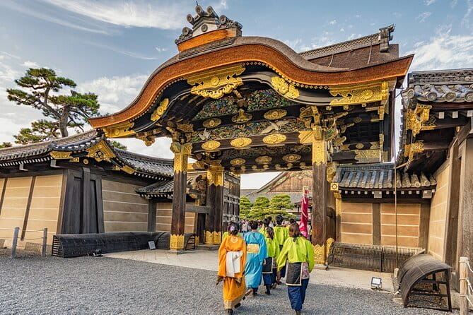 Kyoto: Nijo, Kinkaku-ji, Arashiyama, Kiyomizu & Fushimi Inari - Five things to know before booking