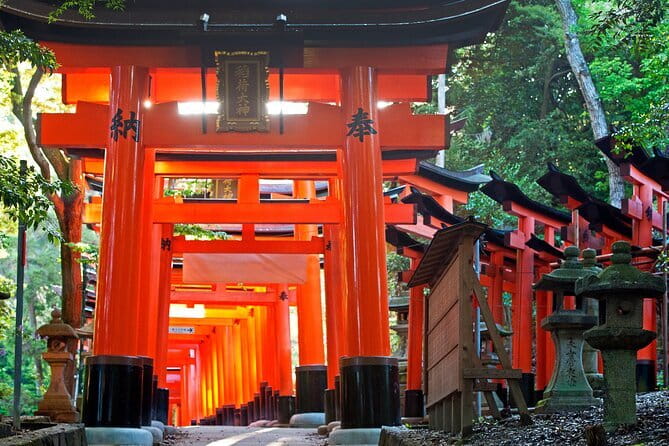 Kyoto: Nijo, Kinkaku-ji, Arashiyama, Kiyomizu & Fushimi Inari - One bus, five famous Kyoto sights