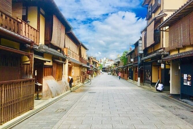 Kyoto: Nijo, Kinkaku-ji, Arashiyama, Kiyomizu & Fushimi Inari - Kinkaku-ji, the Golden Pavilion, in 45 minutes