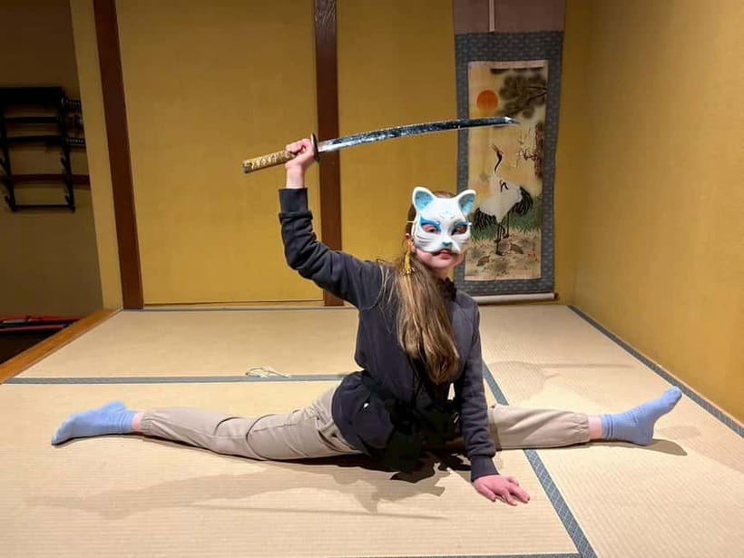 Kyoto: Ninja Experience Cafe Kyoto Gion - Three weapons, three kinds of practice