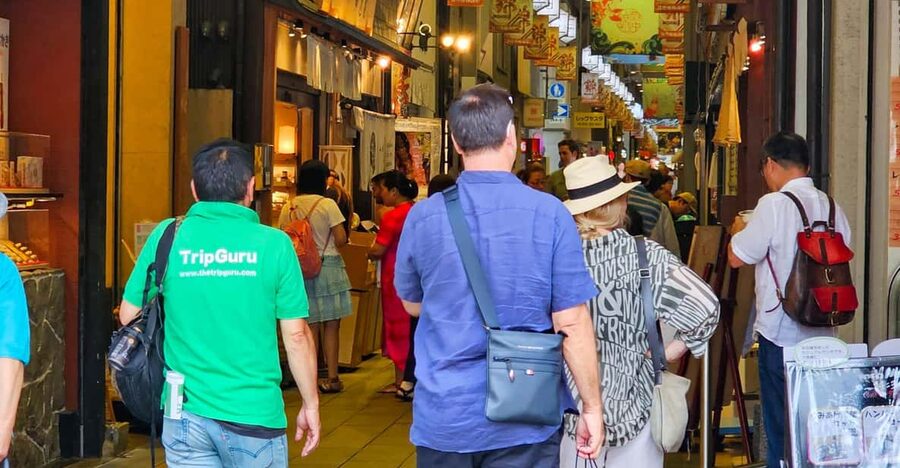 Kyoto: Nishiki Market and Depachika Food Tour with a Local - Starting at Apple Kyoto and meeting your guide