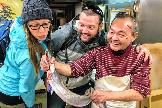 Kyoto Nishiki Market Food and Culture Walking Tour - A small temple beside the shopping street