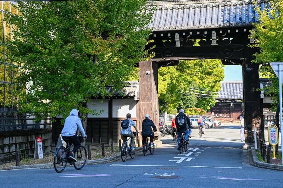 Kyoto: North Kyoto Guided Cycling Tour with Lunch - The Imperial Palace adds scale and history