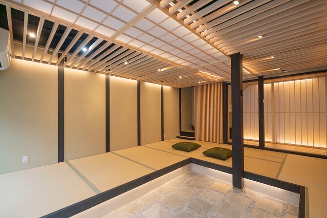 Kyoto : Okada Tea Ceremony & Kimono - Choosing a kimono and getting dressed