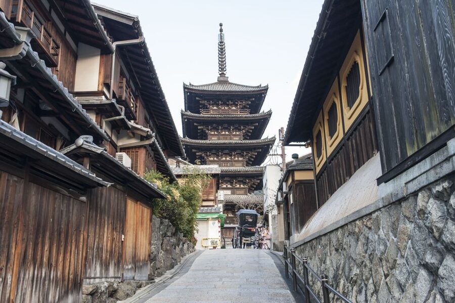 Kyoto: Personalized Guided Private Tour - Kiyomizu temple and its mountain-side veranda