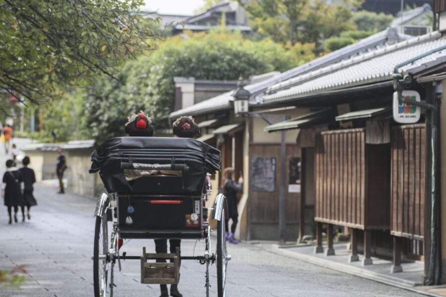 Kyoto: Personalized Guided Private Tour - Fushimi Inari and its thousands of red gates