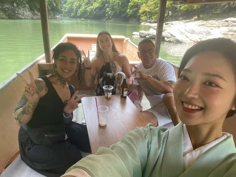 Kyoto: Private Boat Cruise with Shamisen and Games - Playing ozashiki-asobi games