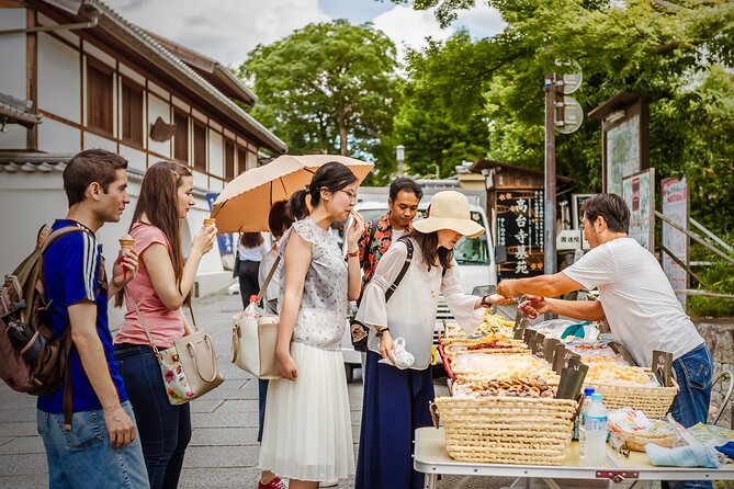 Kyoto Private & Personalized Full-Day Tour with a Local Guide - Higashiyama is where walking earns its place