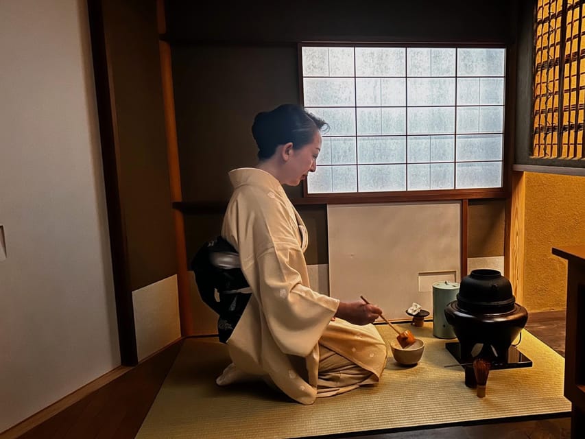 Kyoto: Private Tea Ceremony at local home with tea master - One hour is enough for an introduction, but not a full course