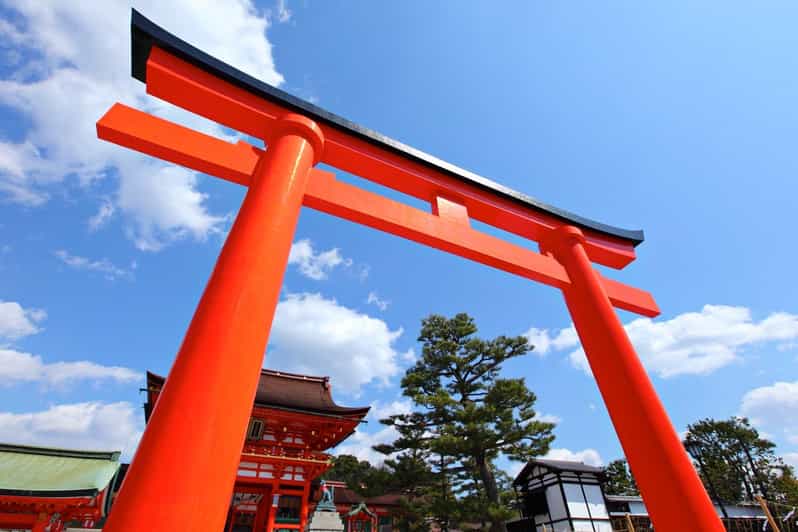 Kyoto: Private tour with Kyoto's licensed guide. Spanish - Kinkaku-ji, Kyoto’s gold-covered calling card