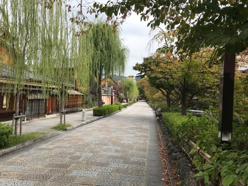 Kyoto: Private Walking Tour with Kiyomizu Temple & Gion - Ninenzaka and Sannenzaka, Kyoto’s old shopping lanes