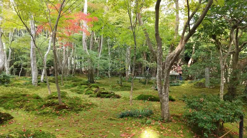 Kyoto:Quiet Arashiyama and Sagano Temples - Adashino Nenbutsuji and the memory of the dead