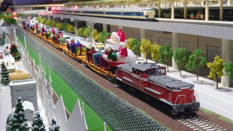 Kyoto Railway Museum Admission Ticket - The roundhouse and turntable provide the best visual moment