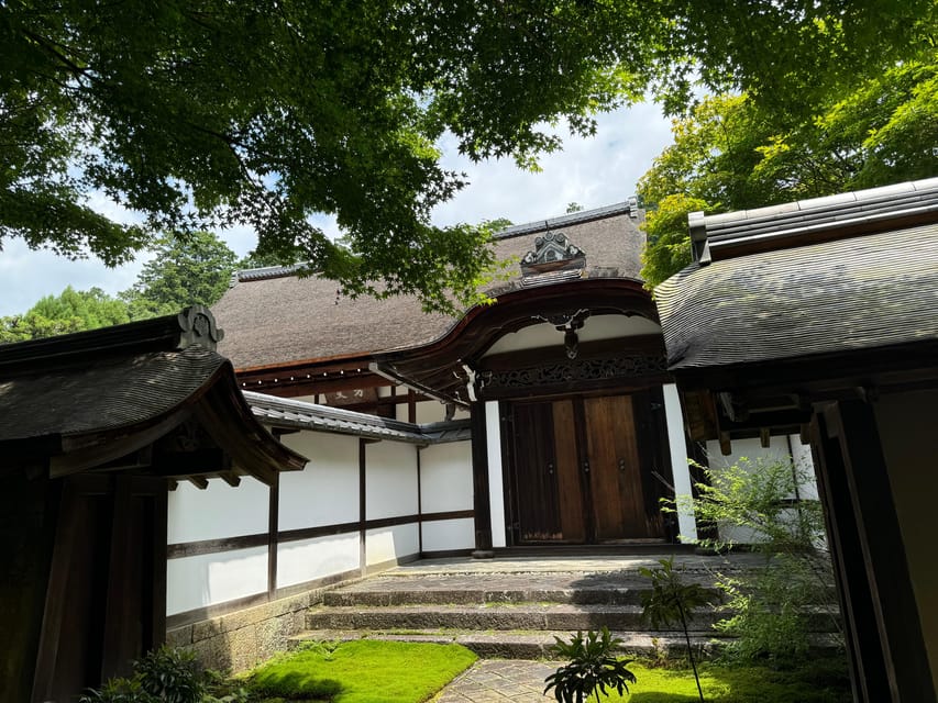 Kyoto: Ryōan-ji, Greatest Zen Garden Guided Tour in 90 Min. - Guide style and language