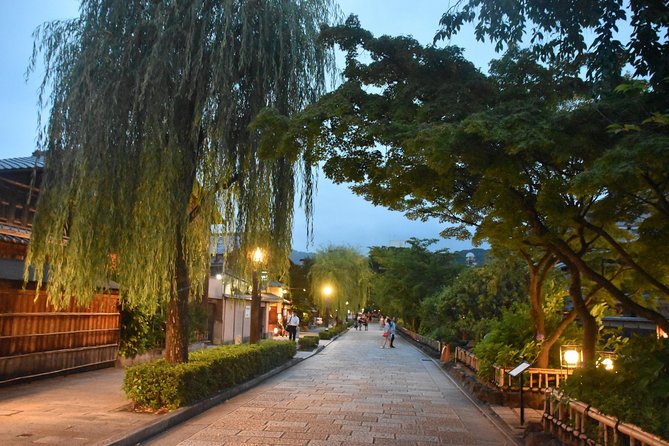 Kyoto’s Exclusive Private Gourmet Night with Local - Why Kyoto after dark changes the experience