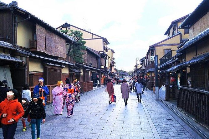 Kyoto Samurai and Geisha Town Private Walking Tour - Kinkakuji and the famous golden reflection