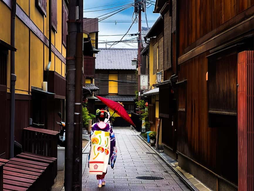 Kyoto: Secrets of Gion – Geisha Culture Walking Tour - Yasaka Shrine and Kyoto’s Festival Traditions