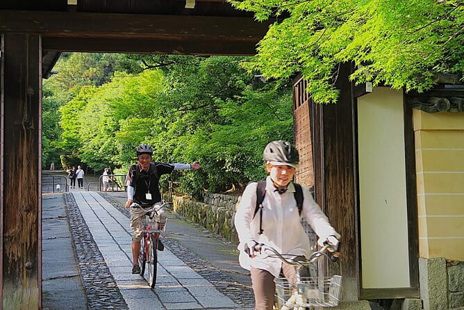 Kyoto Shogun Cycling Tour - Toji-in and the quieter side of Zen design