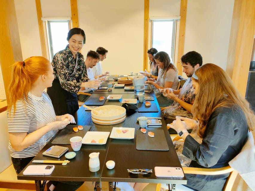 Kyoto: Small-Group Authentic Sushi Making Workshop - A teacher who makes room for questions